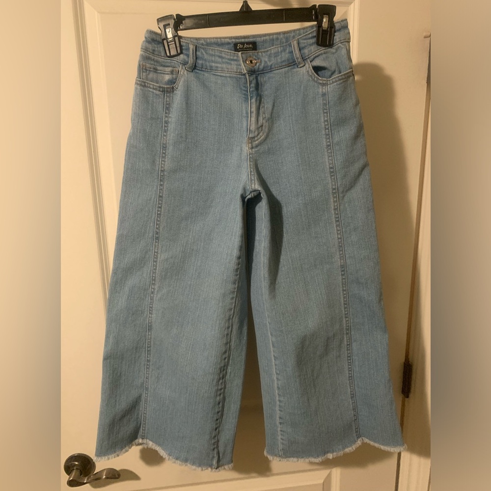 Du Jour Wide Leg Cropped Goucho Jean Chambray